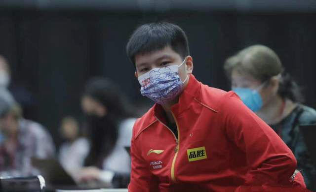 预告中，沈腾饰演的独孤月正准备向马丽饰演的马蓝星表达心意，不料陨石提前降临，马蓝星带队撤离，独孤月阴差阳错成为月球最后的人类